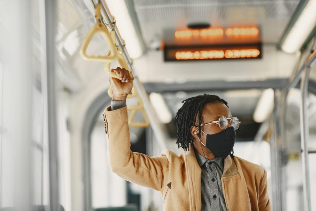 LGA shuttle delays alternatives for groups—easy shares